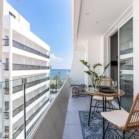 Beach Daze 1-Br Apt By Finikoudes Beach Ларнака Экстерьер фото